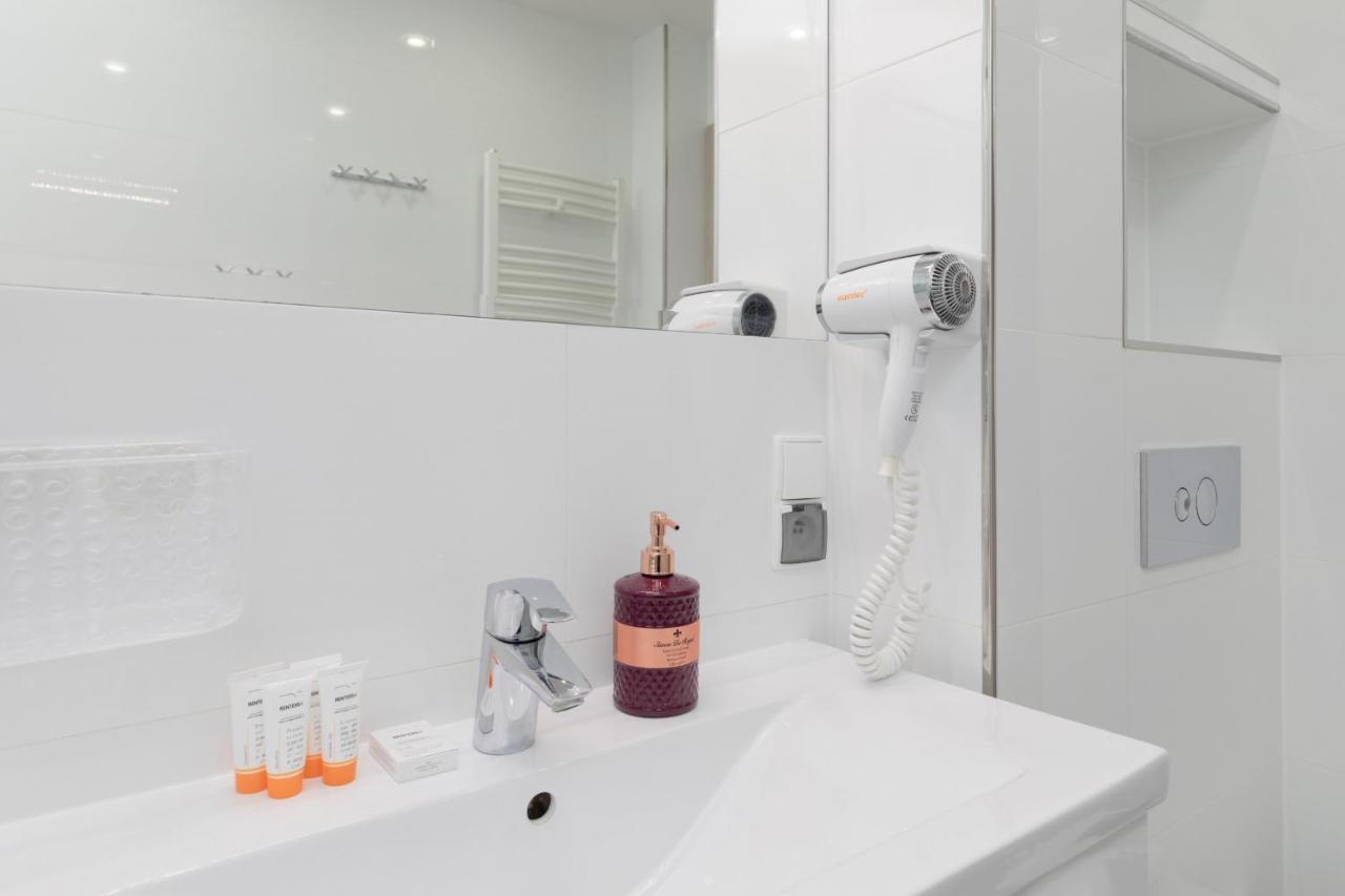 Przestronny Apartament Z Balkonem - Przy Porcie - Swinoujscie By Noclegi Renters Eksteriør billede